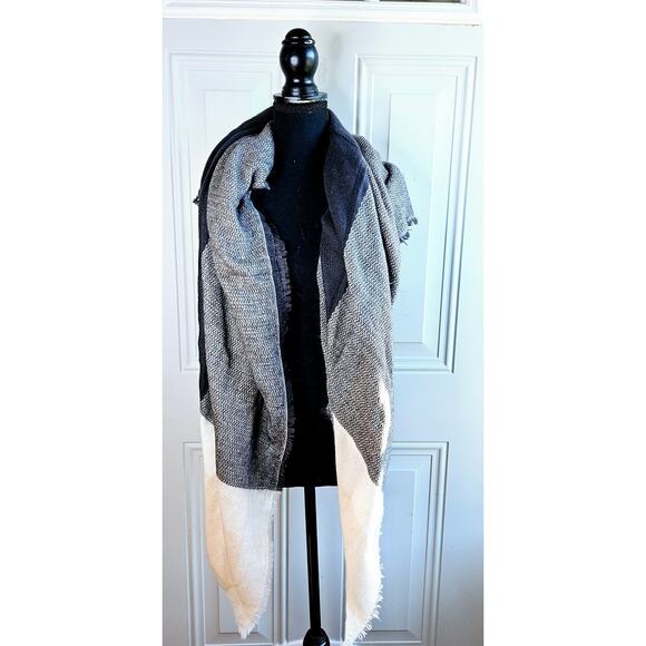 JustFab Thick Blanket Scarf Square Cream Gray Color Block Warm Cozy Comfortable - Picture 3 of 5